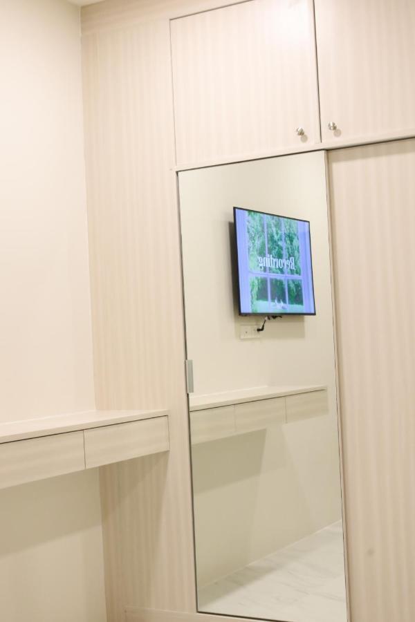 S.P.C Apartment By Brodderud Bangkok Esterno foto